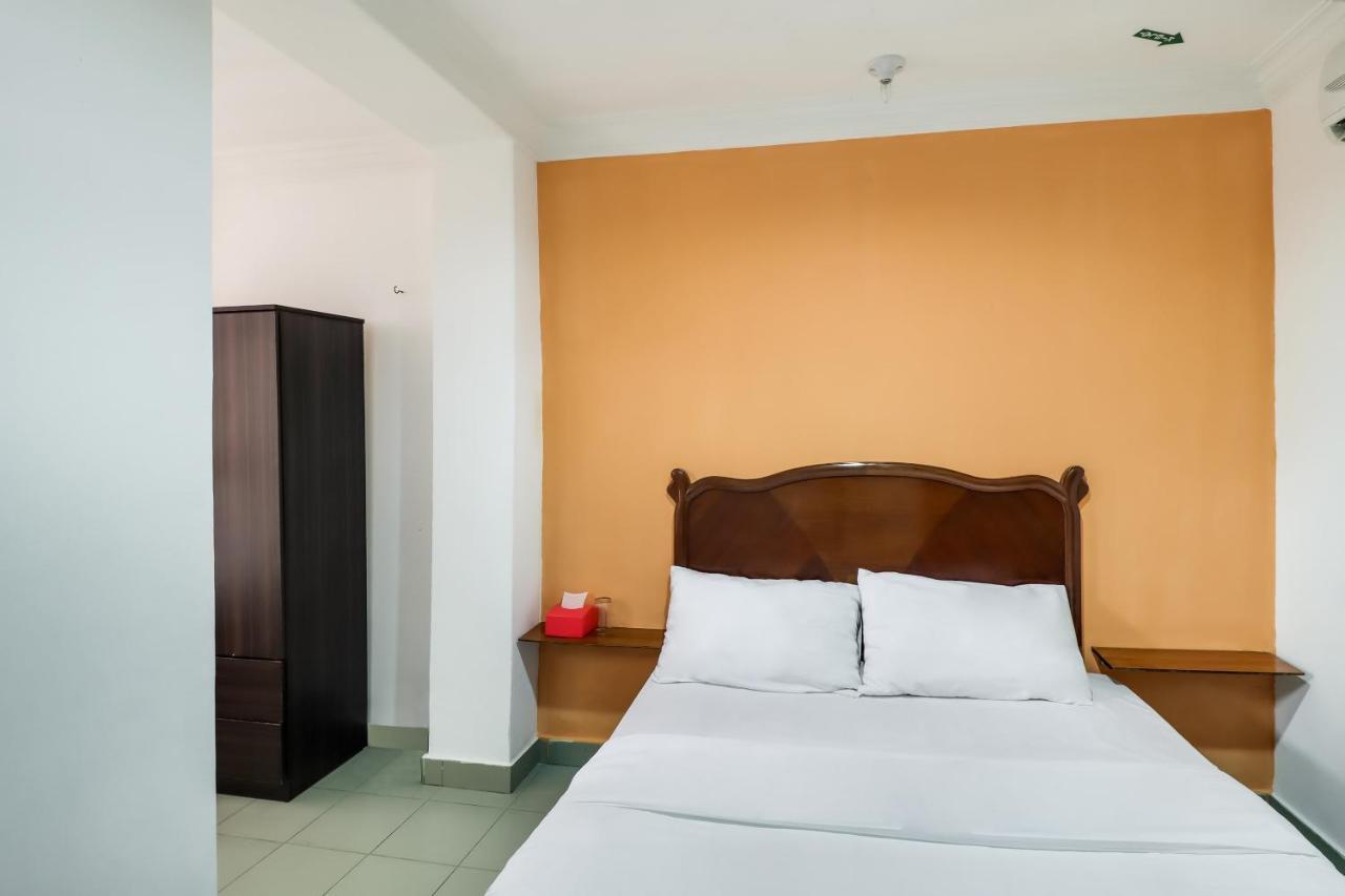 Oyo 89584 Hotel Sahara Kuala Kubu Bharu Habitación foto