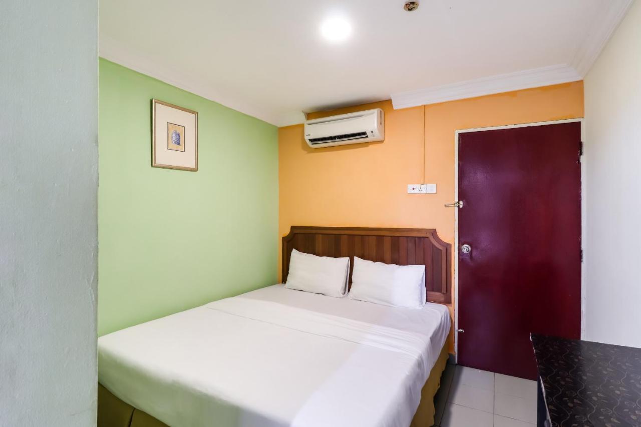 Oyo 89584 Hotel Sahara Kuala Kubu Bharu Habitación foto